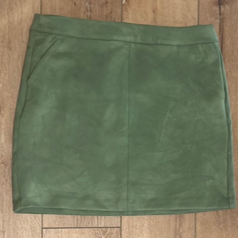 Vero Moda Green Pencil Mini Skirt for Casual Wear